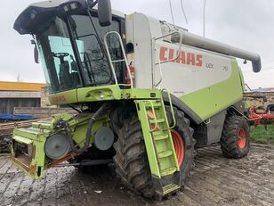CLAAS Lexion 570 grain harvester